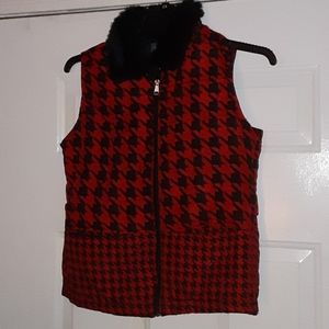 ❤️ FINAL REDUCTION Red and Black Vest